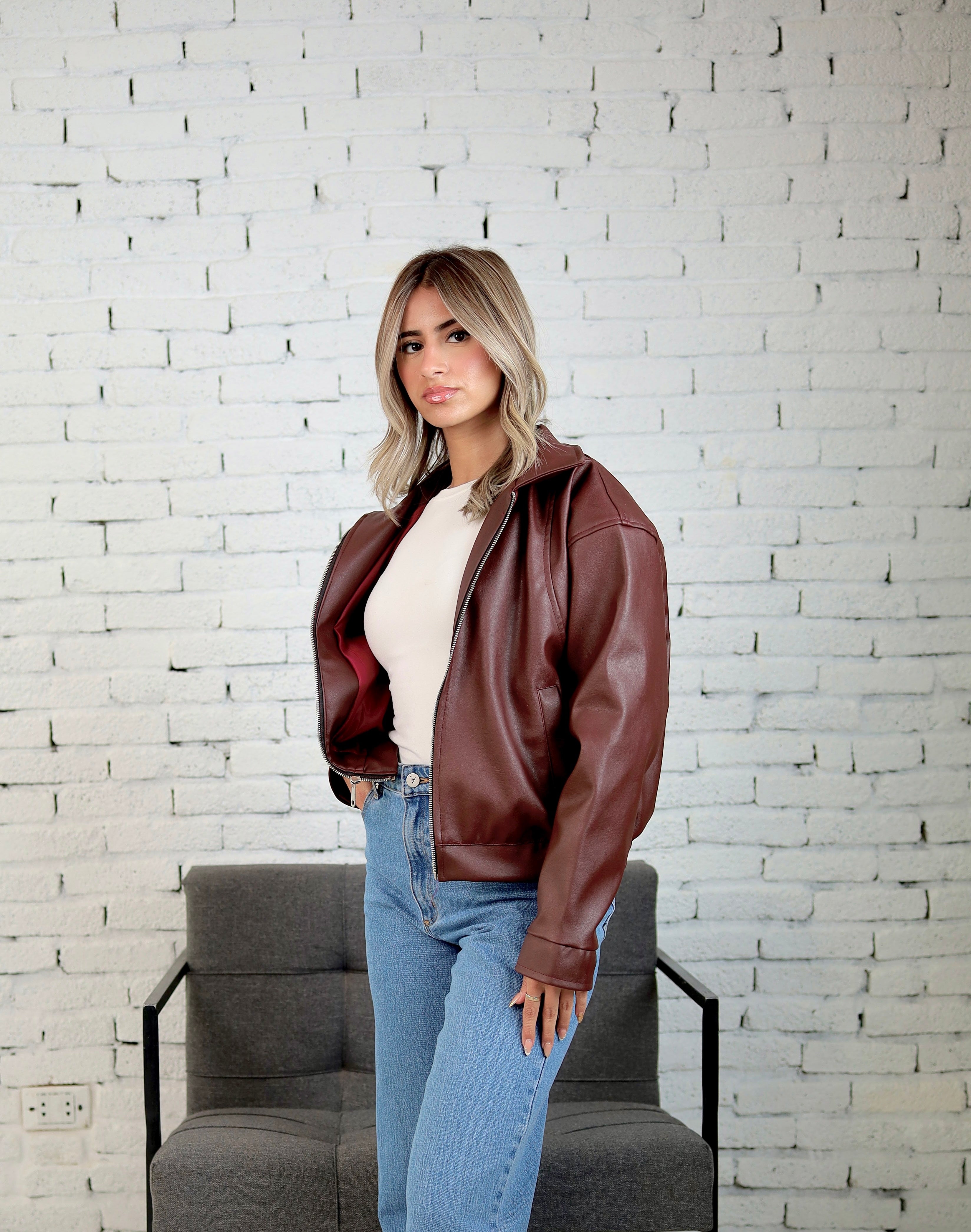 CROPPED BURGUNDY LEATHER JACKET
